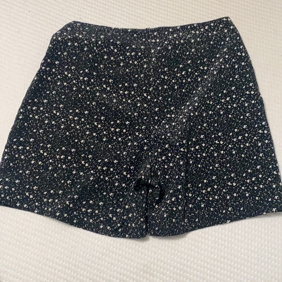 Fitted Floral Skort - Picture 4 of 6